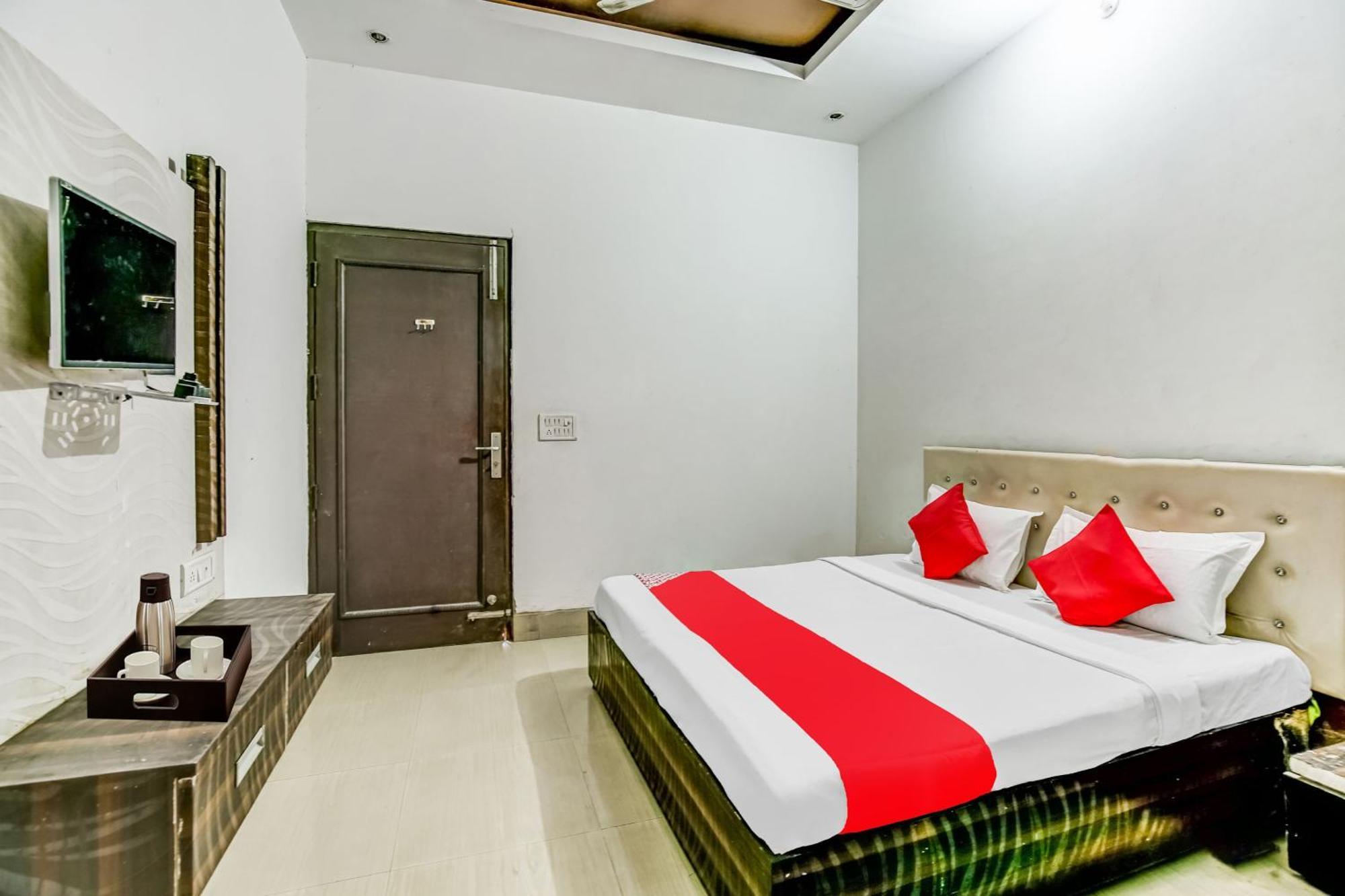 Flagship Hotel Big Boss Kurukshetra Bagian luar foto