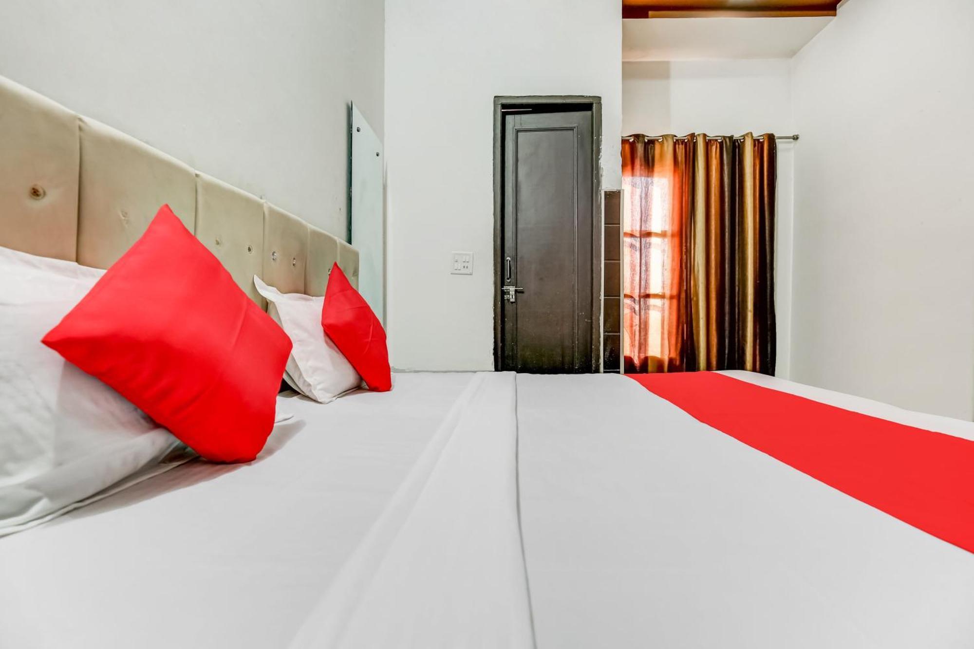 Flagship Hotel Big Boss Kurukshetra Bagian luar foto