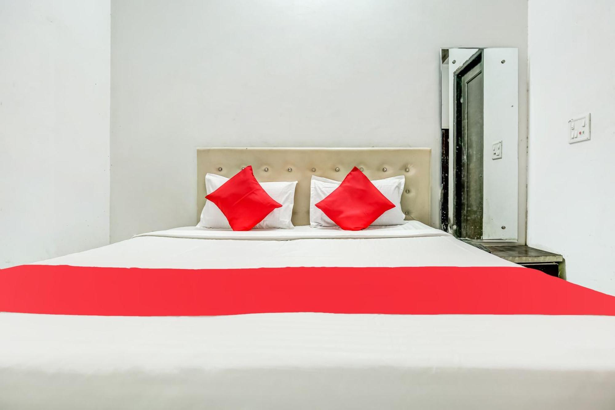 Flagship Hotel Big Boss Kurukshetra Bagian luar foto