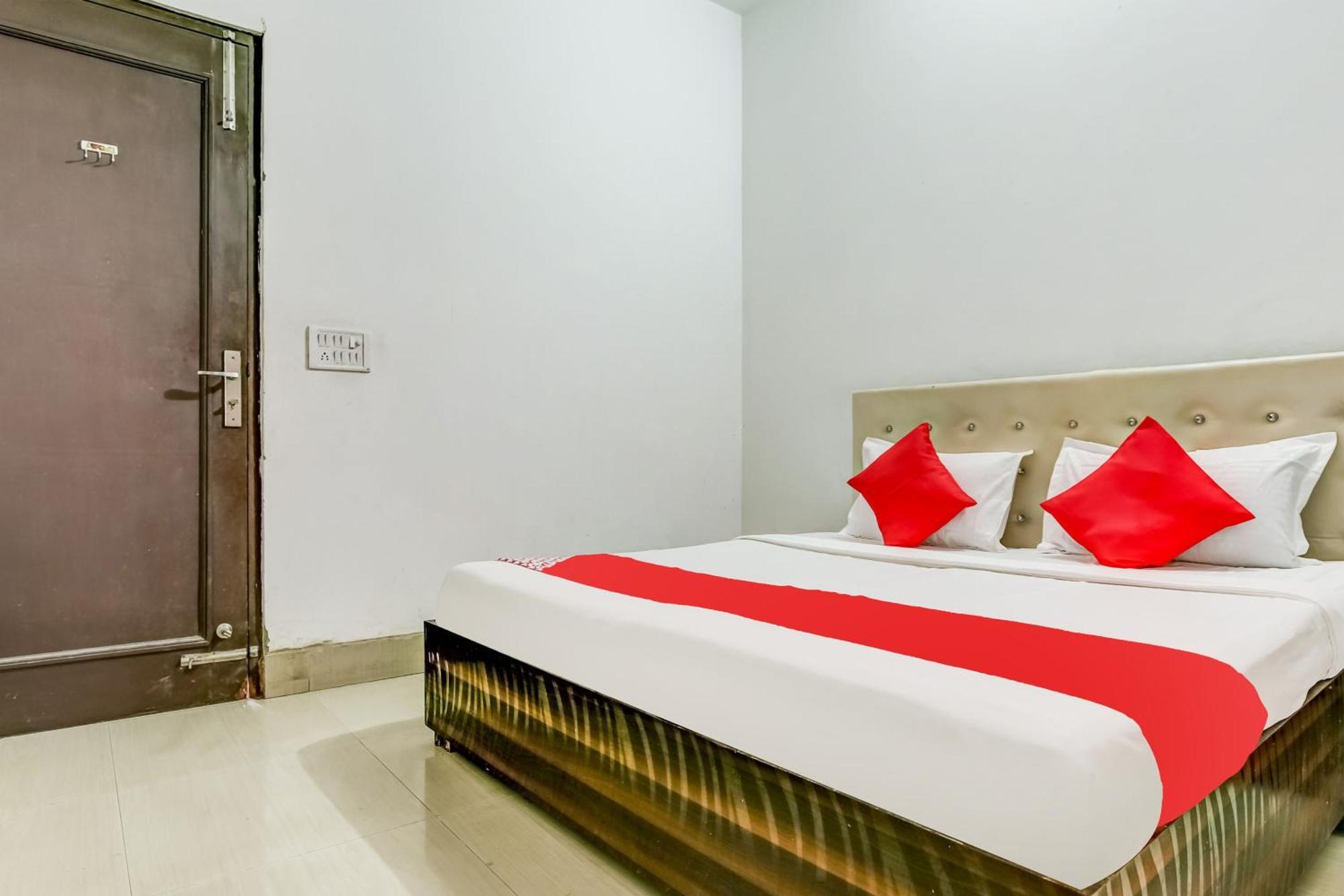 Flagship Hotel Big Boss Kurukshetra Bagian luar foto